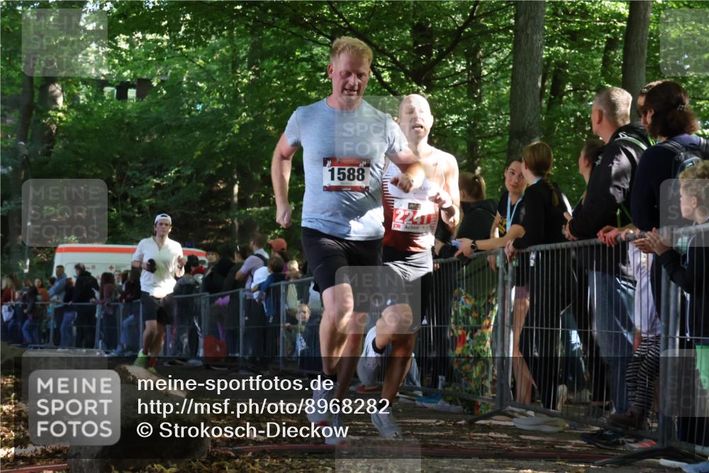 28.09.2025 - 33. Volkslauf durch das schöne Alstertal Strokosch-Dieckow http://msf.ph/oto/8968282 28.09.2025 11:48:58 Ziel 1588, 1789, 2241 meine-sportfotos.de