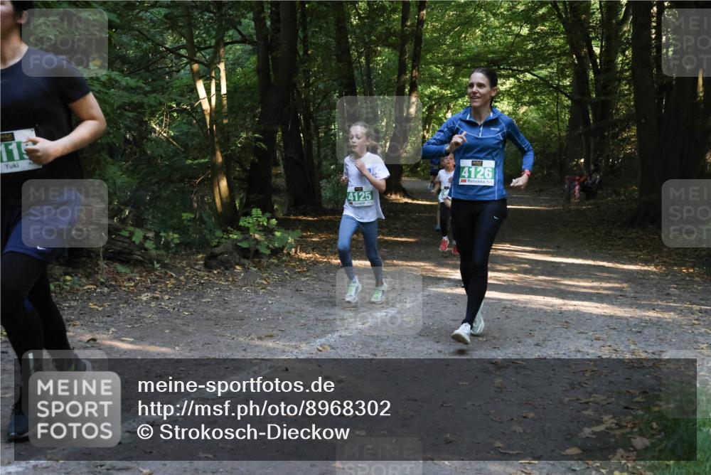 28.09.2025 - 33. Volkslauf durch das schöne Alstertal Strokosch-Dieckow http://msf.ph/oto/8968302 28.09.2025 10:56:09 Laufen 116, 4125, 4126 meine-sportfotos.de