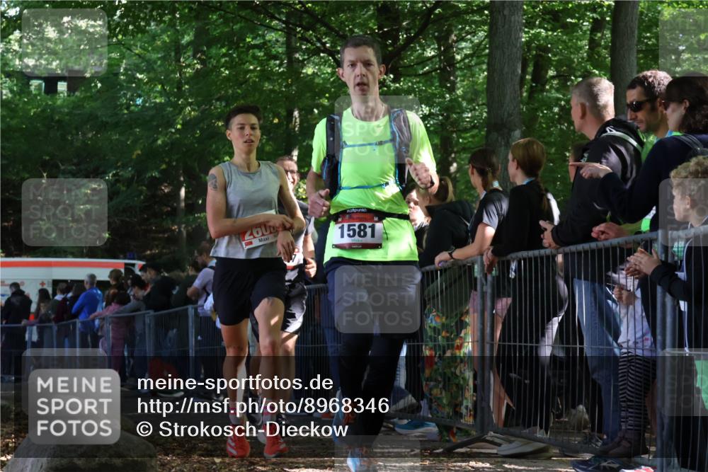 28.09.2025 - 33. Volkslauf durch das schöne Alstertal Strokosch-Dieckow http://msf.ph/oto/8968346 28.09.2025 11:49:19 Ziel 1567, 1581, 2608 meine-sportfotos.de