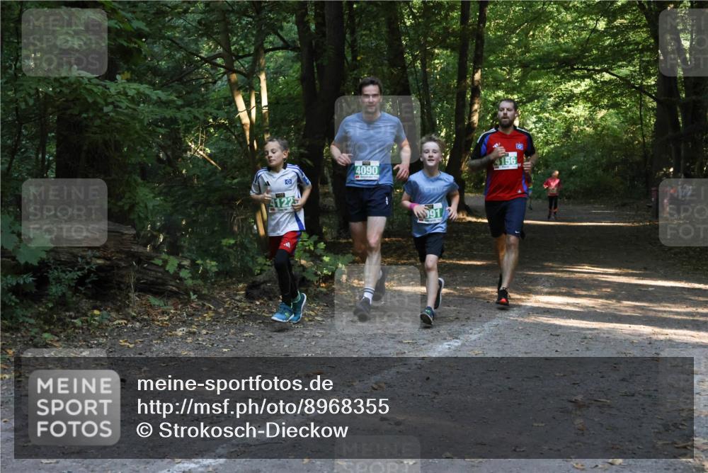 28.09.2025 - 33. Volkslauf durch das schöne Alstertal Strokosch-Dieckow http://msf.ph/oto/8968355 28.09.2025 10:56:46 Laufen 4122, 4090, 91, 4156 meine-sportfotos.de