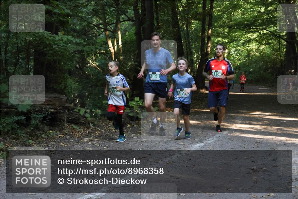 28.09.2025 - 33. Volkslauf durch das schöne Alstertal Strokosch-Dieckow http://msf.ph/oto/8968358 28.09.2025 10:56:47 Laufen 412, 4090, 4156, 40944 meine-sportfotos.de
