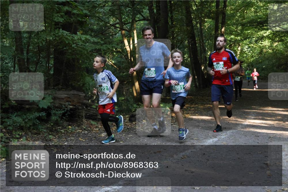28.09.2025 - 33. Volkslauf durch das schöne Alstertal Strokosch-Dieckow http://msf.ph/oto/8968363 28.09.2025 10:56:47 Laufen 4122, 4090, 4091, 4156, 4052 meine-sportfotos.de
