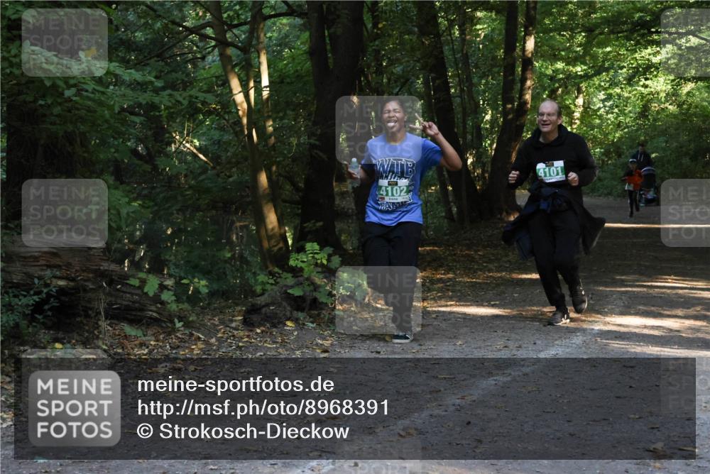 28.09.2025 - 33. Volkslauf durch das schöne Alstertal Strokosch-Dieckow http://msf.ph/oto/8968391 28.09.2025 10:57:25 Laufen 4102, 4101 meine-sportfotos.de