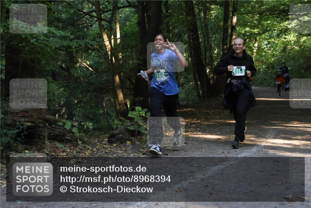 28.09.2025 - 33. Volkslauf durch das schöne Alstertal Strokosch-Dieckow http://msf.ph/oto/8968394 28.09.2025 10:57:25 Laufen 4102, 4161 meine-sportfotos.de