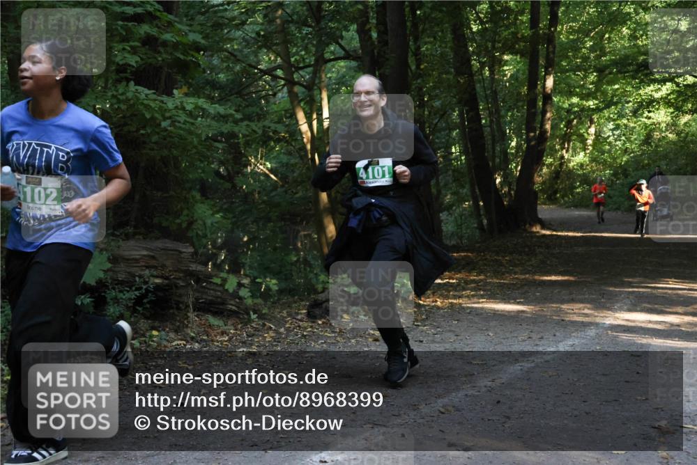 28.09.2025 - 33. Volkslauf durch das schöne Alstertal Strokosch-Dieckow http://msf.ph/oto/8968399 28.09.2025 10:57:26 Laufen 102, 4101 meine-sportfotos.de