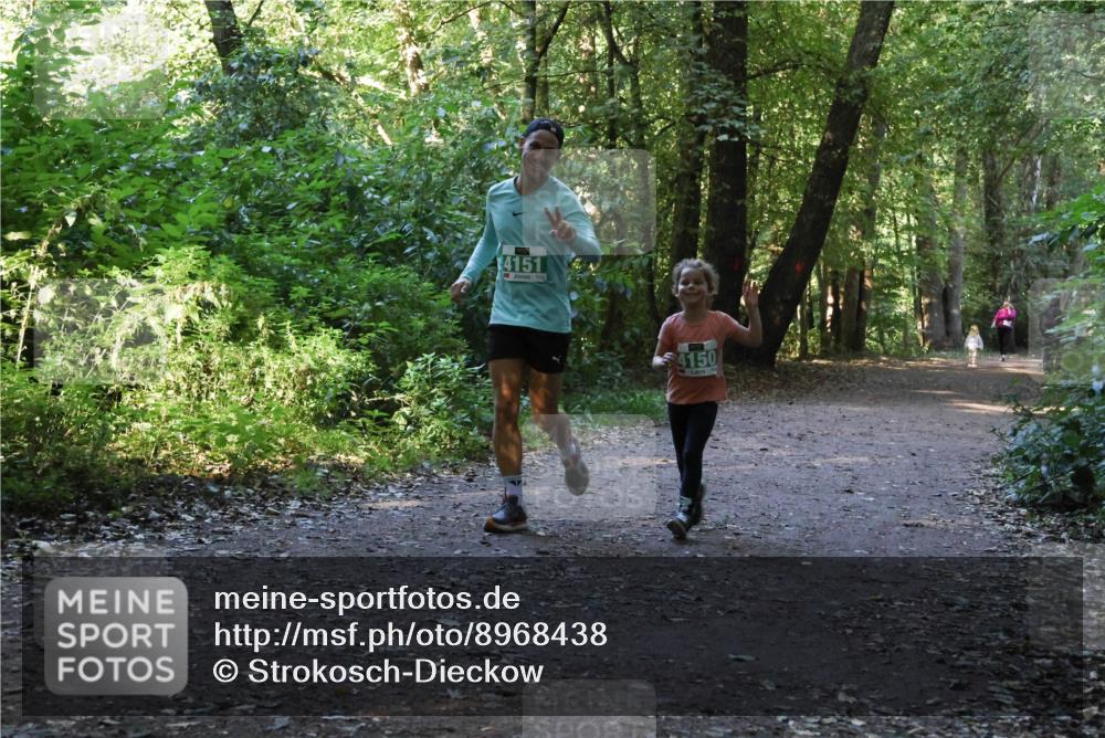 28.09.2025 - 33. Volkslauf durch das schöne Alstertal Strokosch-Dieckow http://msf.ph/oto/8968438 28.09.2025 11:00:31 Laufen 4151, 4150 meine-sportfotos.de