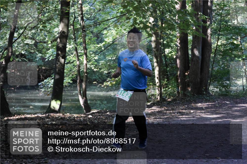28.09.2025 - 33. Volkslauf durch das schöne Alstertal Strokosch-Dieckow http://msf.ph/oto/8968517 28.09.2025 11:03:55 Laufen 4142 meine-sportfotos.de