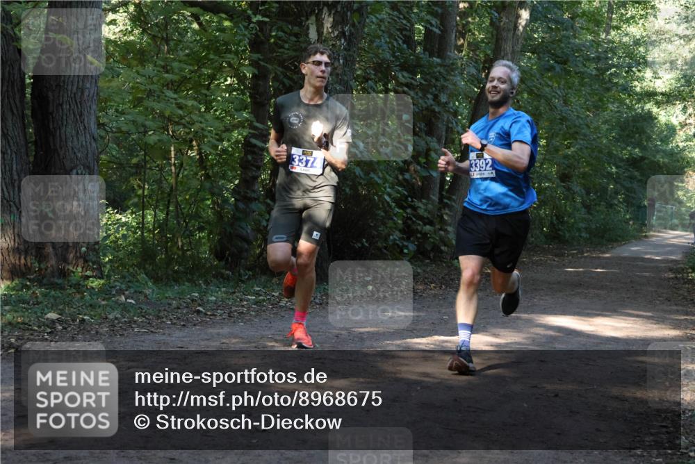28.09.2025 - 33. Volkslauf durch das schöne Alstertal Strokosch-Dieckow http://msf.ph/oto/8968675 28.09.2025 11:11:09 Laufen 3374, 3392 meine-sportfotos.de