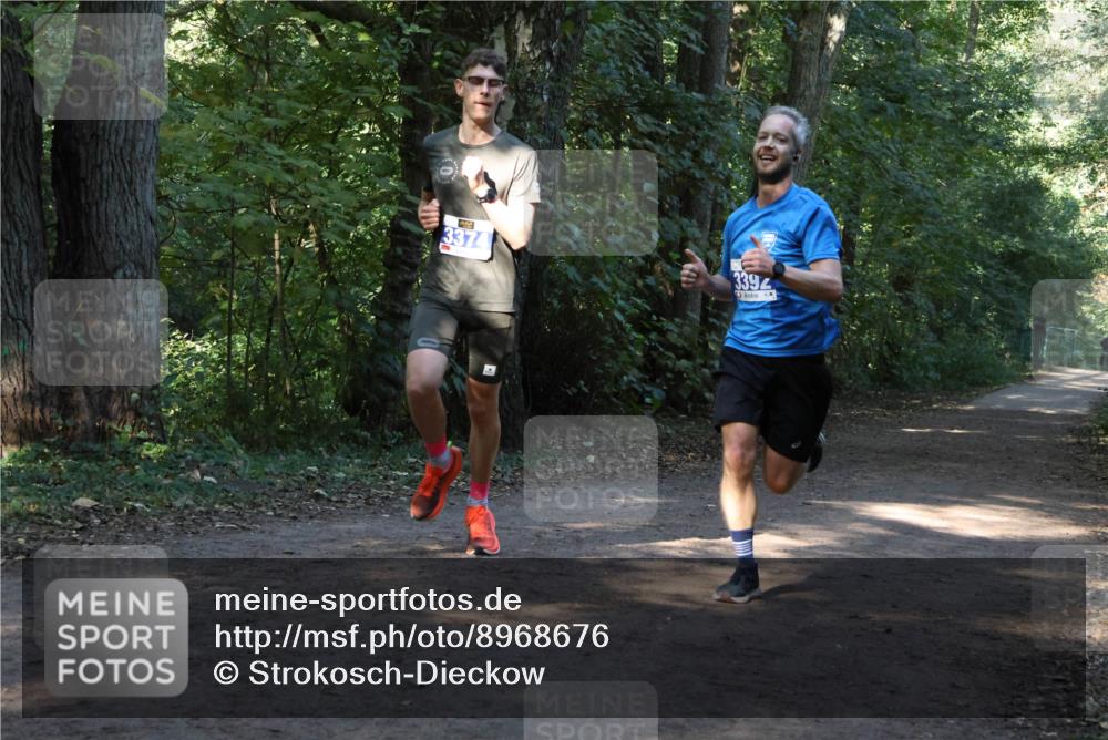 28.09.2025 - 33. Volkslauf durch das schöne Alstertal Strokosch-Dieckow http://msf.ph/oto/8968676 28.09.2025 11:11:09 Laufen 3374, 3392 meine-sportfotos.de