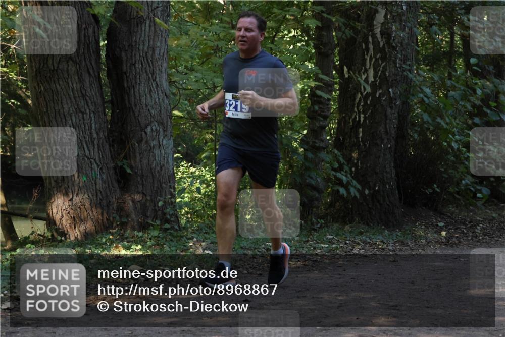 28.09.2025 - 33. Volkslauf durch das schöne Alstertal Strokosch-Dieckow http://msf.ph/oto/8968867 28.09.2025 11:17:49 Laufen 3215 meine-sportfotos.de