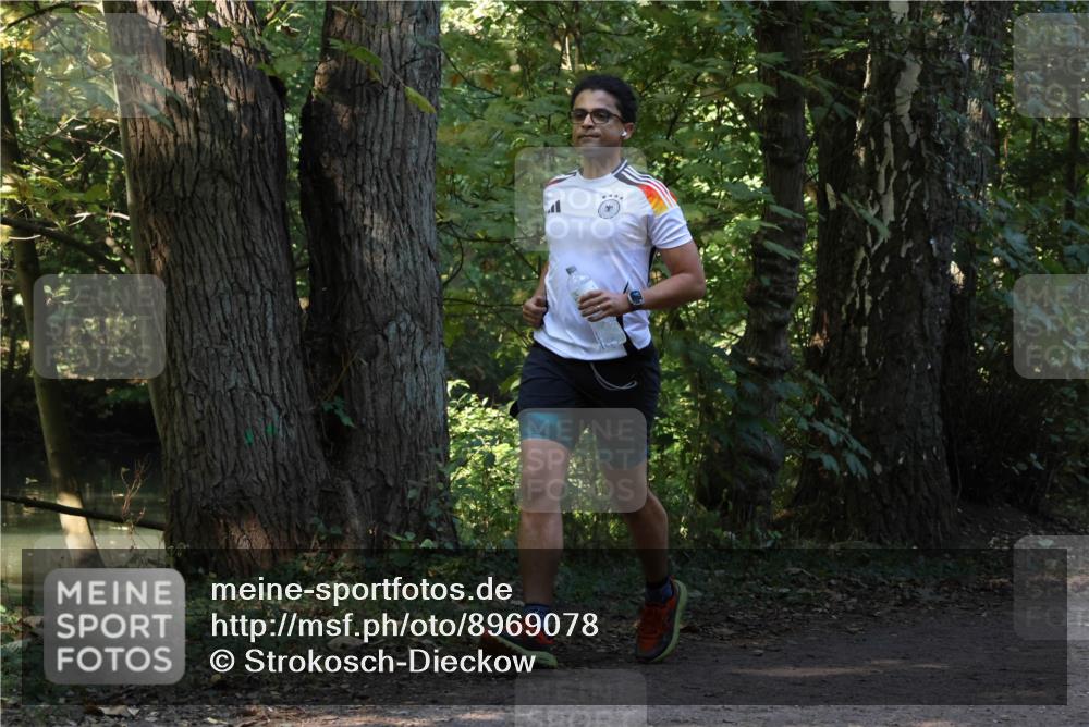 28.09.2025 - 33. Volkslauf durch das schöne Alstertal Strokosch-Dieckow http://msf.ph/oto/8969078 28.09.2025 11:21:03 Laufen  meine-sportfotos.de