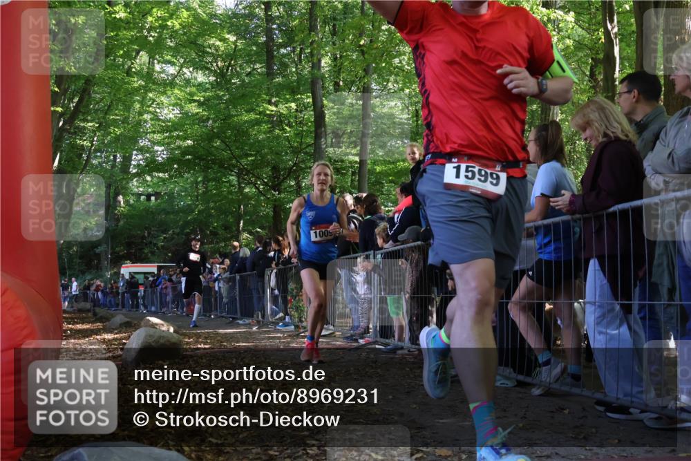 28.09.2025 - 33. Volkslauf durch das schöne Alstertal Strokosch-Dieckow http://msf.ph/oto/8969231 28.09.2025 11:49:35 Ziel 1009, 1599, 1616 meine-sportfotos.de