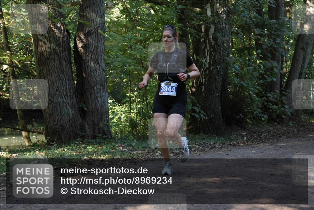 28.09.2025 - 33. Volkslauf durch das schöne Alstertal Strokosch-Dieckow http://msf.ph/oto/8969234 28.09.2025 11:23:54 Laufen 3944 meine-sportfotos.de