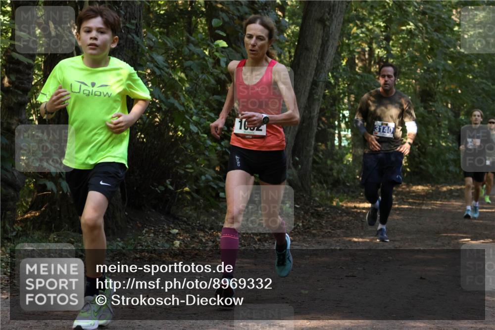 28.09.2025 - 33. Volkslauf durch das schöne Alstertal Strokosch-Dieckow http://msf.ph/oto/8969332 28.09.2025 11:25:49 Laufen 1002, 3140 meine-sportfotos.de