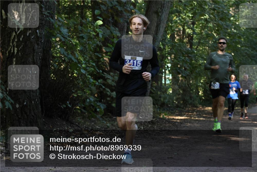28.09.2025 - 33. Volkslauf durch das schöne Alstertal Strokosch-Dieckow http://msf.ph/oto/8969339 28.09.2025 11:25:56 Laufen 3415, 3100 meine-sportfotos.de