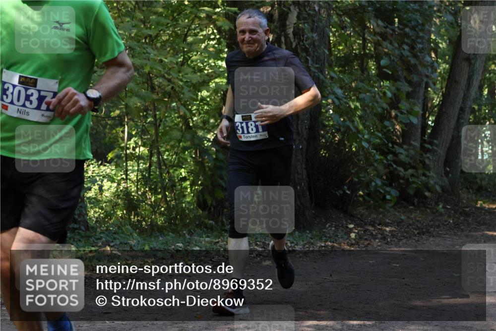 28.09.2025 - 33. Volkslauf durch das schöne Alstertal Strokosch-Dieckow http://msf.ph/oto/8969352 28.09.2025 11:26:07 Laufen 3037, 3181 meine-sportfotos.de