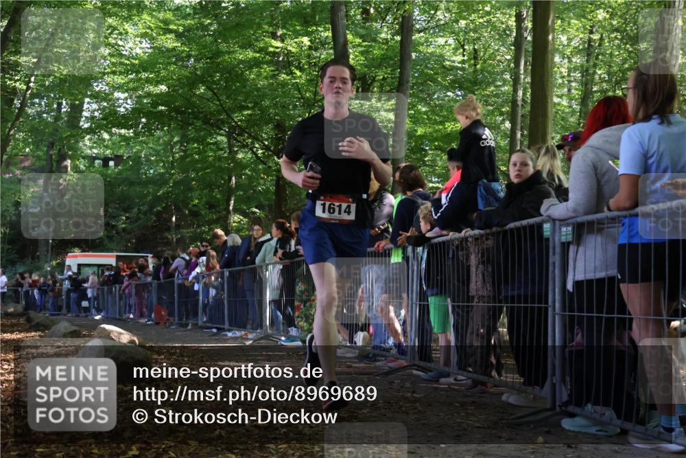 28.09.2025 - 33. Volkslauf durch das schöne Alstertal Strokosch-Dieckow http://msf.ph/oto/8969689 28.09.2025 11:50:25 Ziel 1614, 2389 meine-sportfotos.de