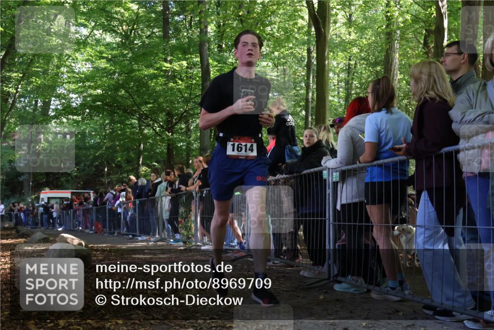 28.09.2025 - 33. Volkslauf durch das schöne Alstertal Strokosch-Dieckow http://msf.ph/oto/8969709 28.09.2025 11:50:25 Ziel 1614, 2389 meine-sportfotos.de