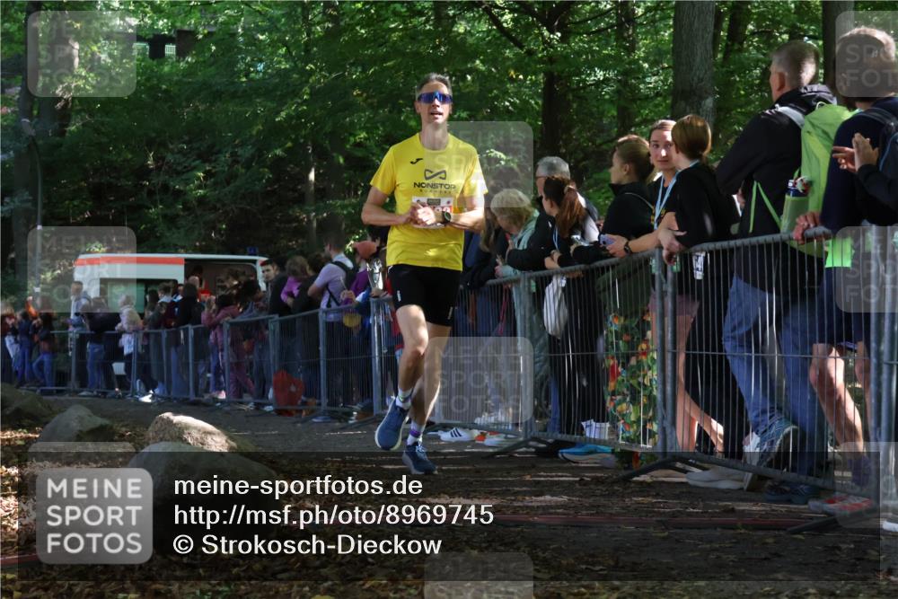 28.09.2025 - 33. Volkslauf durch das schöne Alstertal Strokosch-Dieckow http://msf.ph/oto/8969745 28.09.2025 11:50:33 Ziel 2389 meine-sportfotos.de