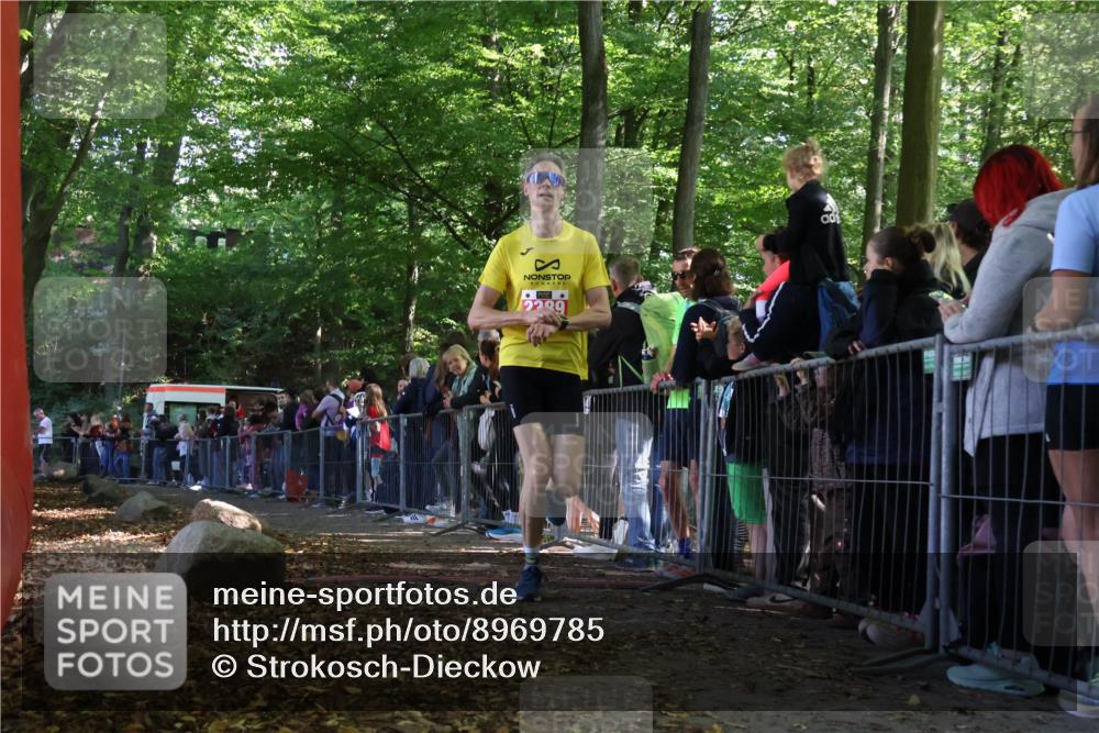 28.09.2025 - 33. Volkslauf durch das schöne Alstertal Strokosch-Dieckow http://msf.ph/oto/8969785 28.09.2025 11:50:34 Ziel 2389, 2995 meine-sportfotos.de