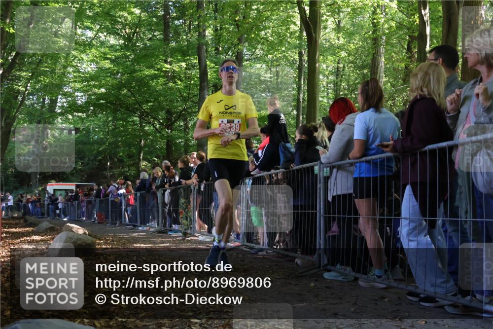28.09.2025 - 33. Volkslauf durch das schöne Alstertal Strokosch-Dieckow http://msf.ph/oto/8969806 28.09.2025 11:50:34 Ziel 2389, 2995 meine-sportfotos.de