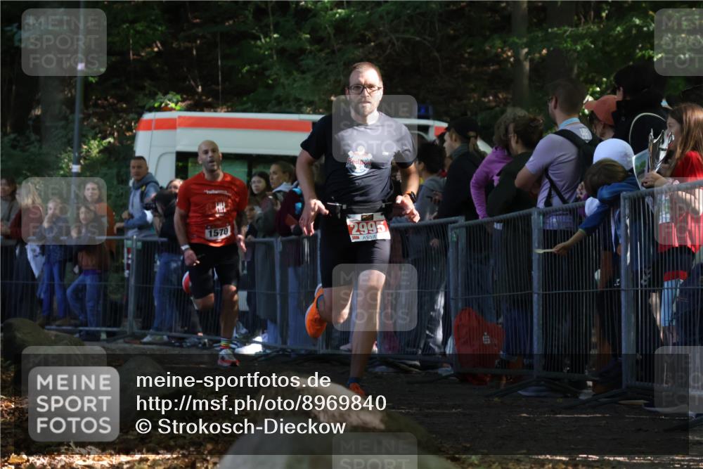 28.09.2025 - 33. Volkslauf durch das schöne Alstertal Strokosch-Dieckow http://msf.ph/oto/8969840 28.09.2025 11:50:40 Ziel 1570, 2995 meine-sportfotos.de