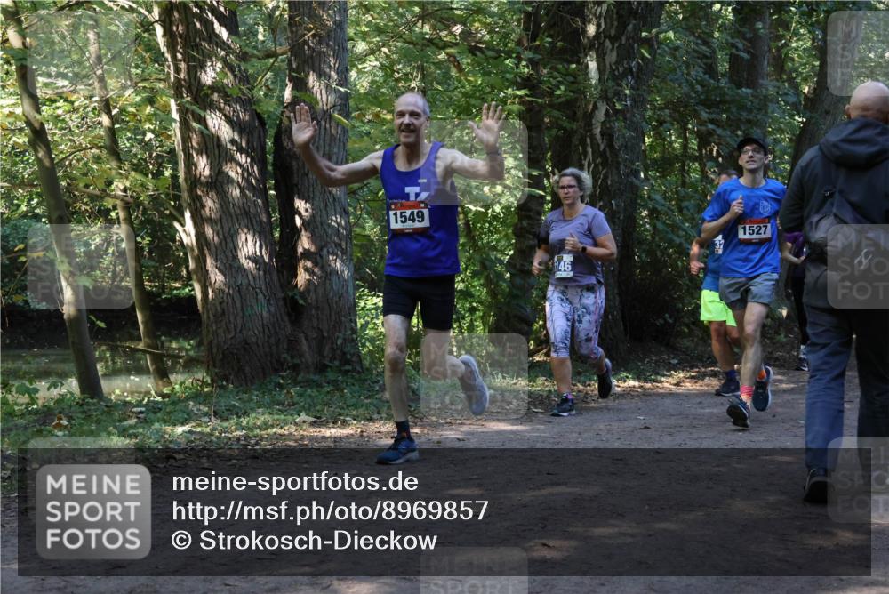 28.09.2025 - 33. Volkslauf durch das schöne Alstertal Strokosch-Dieckow http://msf.ph/oto/8969857 28.09.2025 11:37:10 Laufen 1549, 146, 1527, 8 meine-sportfotos.de