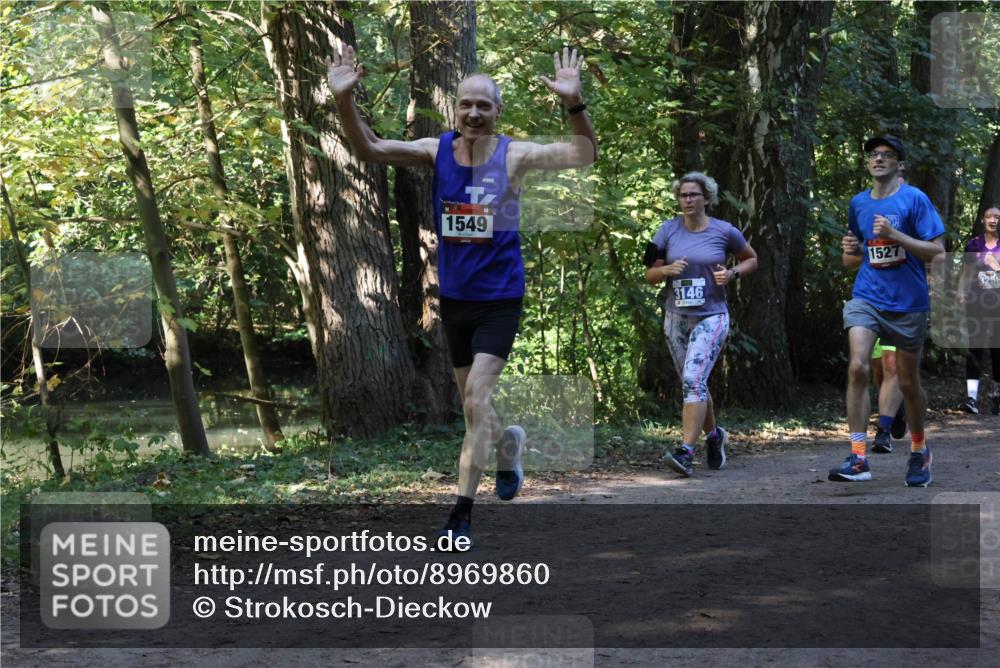 28.09.2025 - 33. Volkslauf durch das schöne Alstertal Strokosch-Dieckow http://msf.ph/oto/8969860 28.09.2025 11:37:11 Laufen 1549, 3146, 1527 meine-sportfotos.de