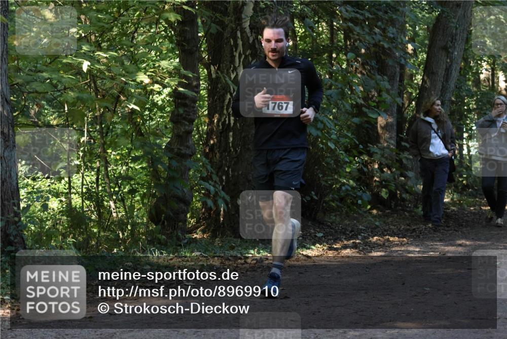 28.09.2025 - 33. Volkslauf durch das schöne Alstertal Strokosch-Dieckow http://msf.ph/oto/8969910 28.09.2025 11:37:54 Laufen 1767 meine-sportfotos.de