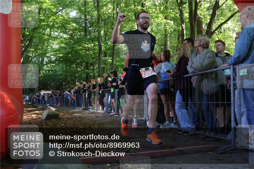 28.09.2025 - 33. Volkslauf durch das schöne Alstertal Strokosch-Dieckow http://msf.ph/oto/8969963 28.09.2025 11:50:44 Ziel 1570, 1864, 2995 meine-sportfotos.de