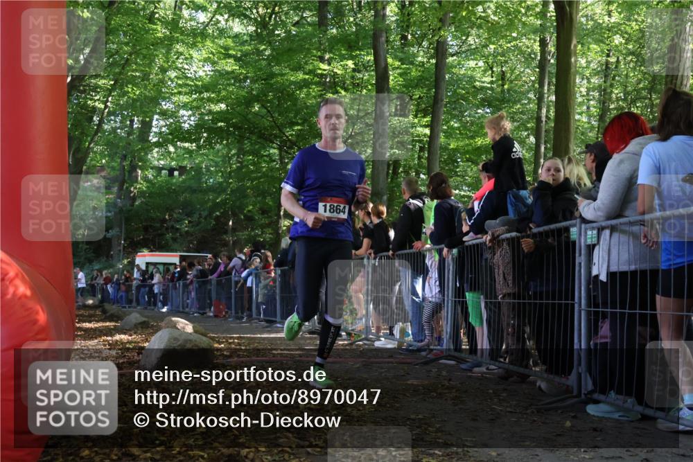 28.09.2025 - 33. Volkslauf durch das schöne Alstertal Strokosch-Dieckow http://msf.ph/oto/8970047 28.09.2025 11:50:51 Ziel 1864 meine-sportfotos.de