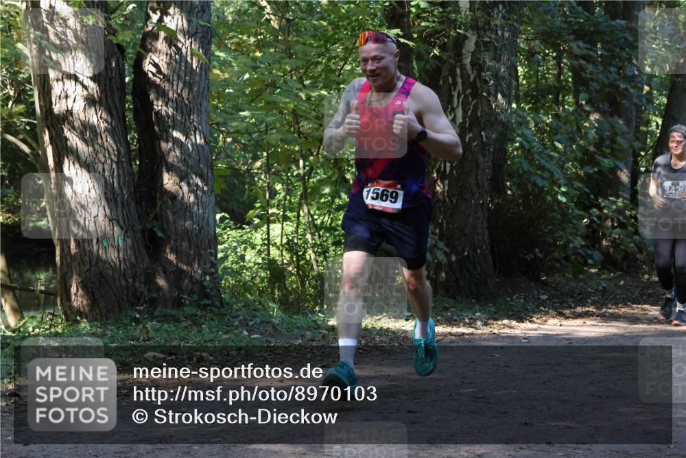 28.09.2025 - 33. Volkslauf durch das schöne Alstertal Strokosch-Dieckow http://msf.ph/oto/8970103 28.09.2025 11:42:50 Laufen 3420, 1569 meine-sportfotos.de