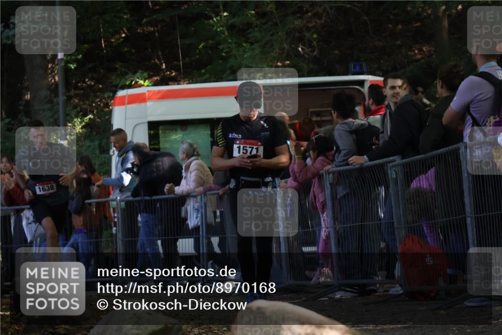28.09.2025 - 33. Volkslauf durch das schöne Alstertal Strokosch-Dieckow http://msf.ph/oto/8970168 28.09.2025 11:51:15 Ziel 1571, 1638 meine-sportfotos.de