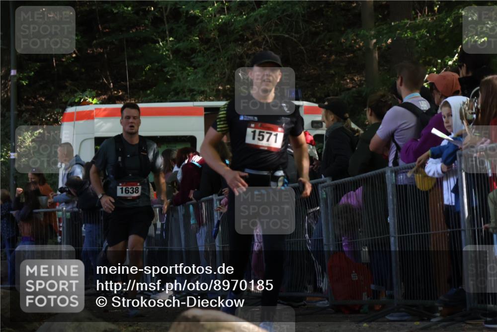28.09.2025 - 33. Volkslauf durch das schöne Alstertal Strokosch-Dieckow http://msf.ph/oto/8970185 28.09.2025 11:51:17 Ziel 1571, 1638 meine-sportfotos.de