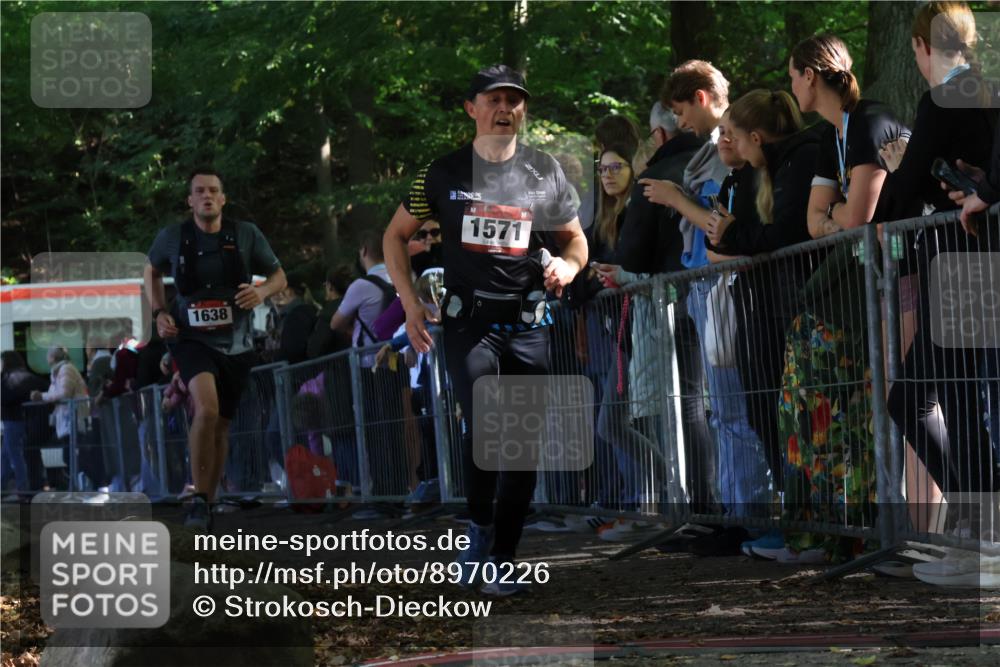28.09.2025 - 33. Volkslauf durch das schöne Alstertal Strokosch-Dieckow http://msf.ph/oto/8970226 28.09.2025 11:51:19 Ziel 1571, 1638 meine-sportfotos.de