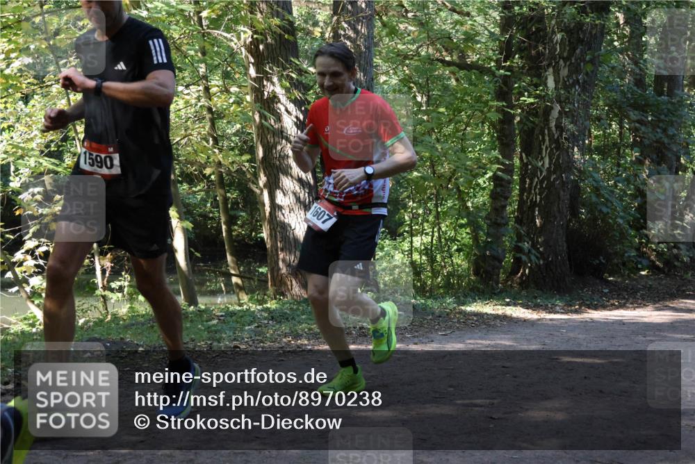 28.09.2025 - 33. Volkslauf durch das schöne Alstertal Strokosch-Dieckow http://msf.ph/oto/8970238 28.09.2025 11:46:43 Laufen 1590, 1607 meine-sportfotos.de