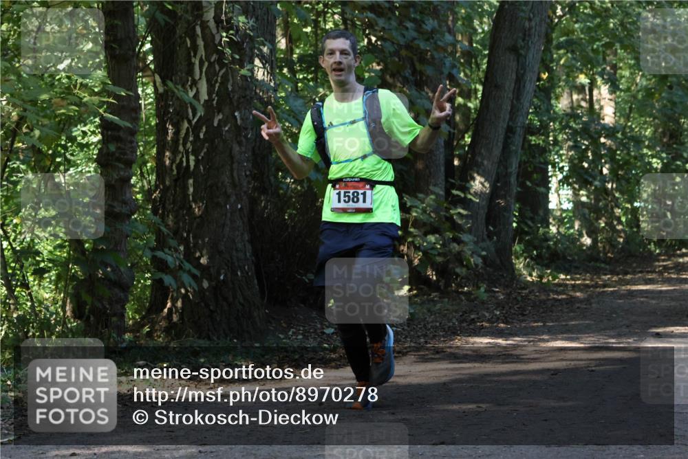 28.09.2025 - 33. Volkslauf durch das schöne Alstertal Strokosch-Dieckow http://msf.ph/oto/8970278 28.09.2025 11:47:23 Laufen 1581 meine-sportfotos.de
