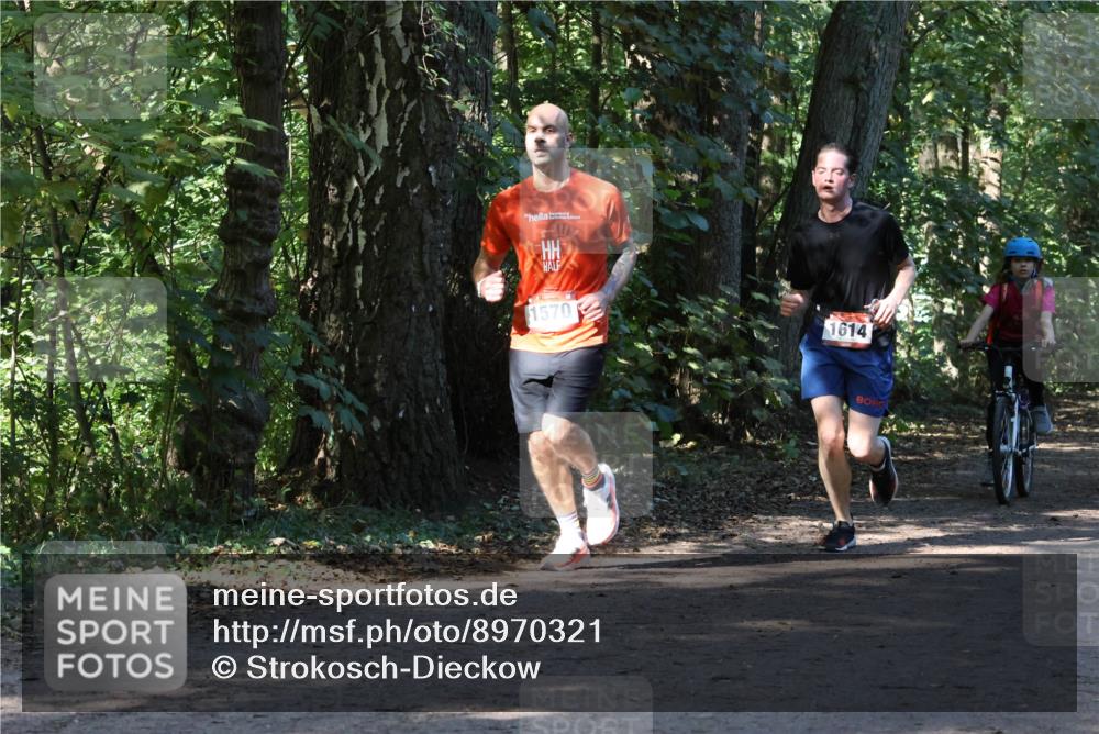 28.09.2025 - 33. Volkslauf durch das schöne Alstertal Strokosch-Dieckow http://msf.ph/oto/8970321 28.09.2025 11:48:21 Laufen 1570, 1614 meine-sportfotos.de