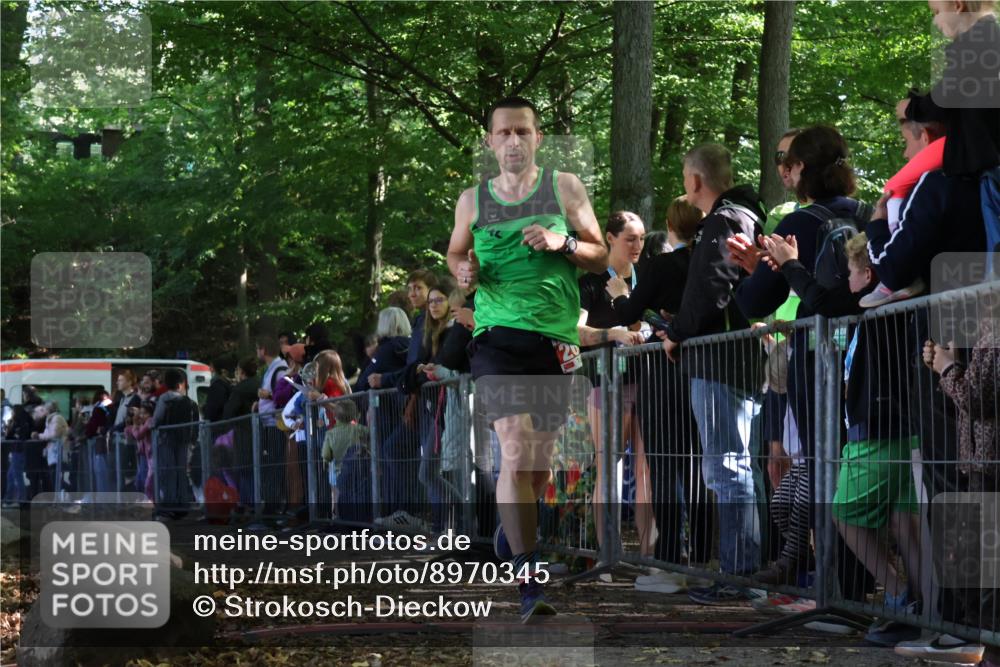28.09.2025 - 33. Volkslauf durch das schöne Alstertal Strokosch-Dieckow http://msf.ph/oto/8970345 28.09.2025 11:51:29 Ziel 2381, 2654, 3111 meine-sportfotos.de