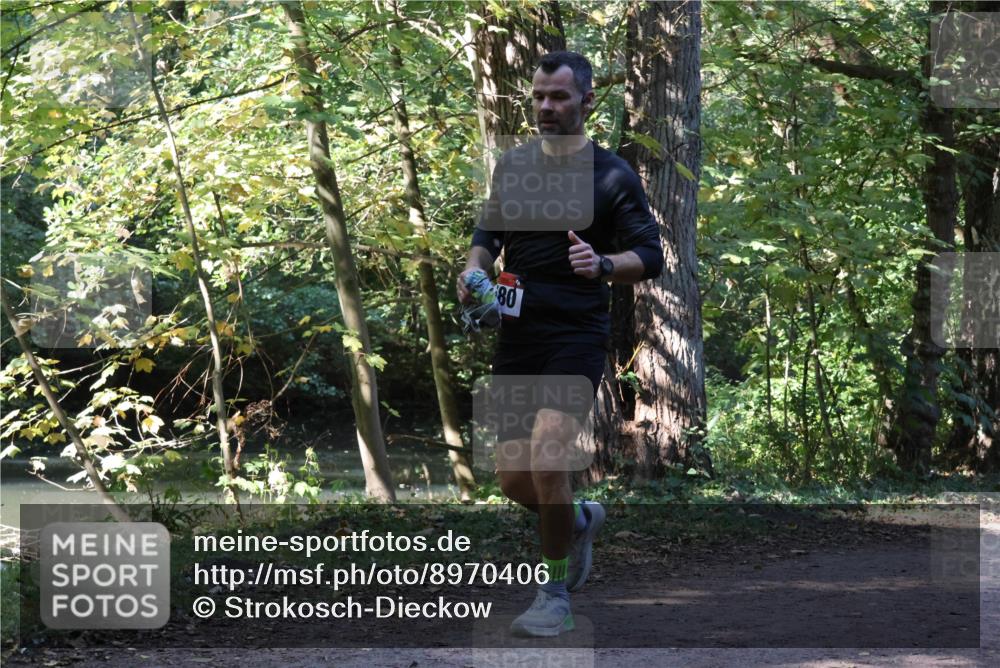 28.09.2025 - 33. Volkslauf durch das schöne Alstertal Strokosch-Dieckow http://msf.ph/oto/8970406 28.09.2025 11:50:29 Laufen 08 meine-sportfotos.de