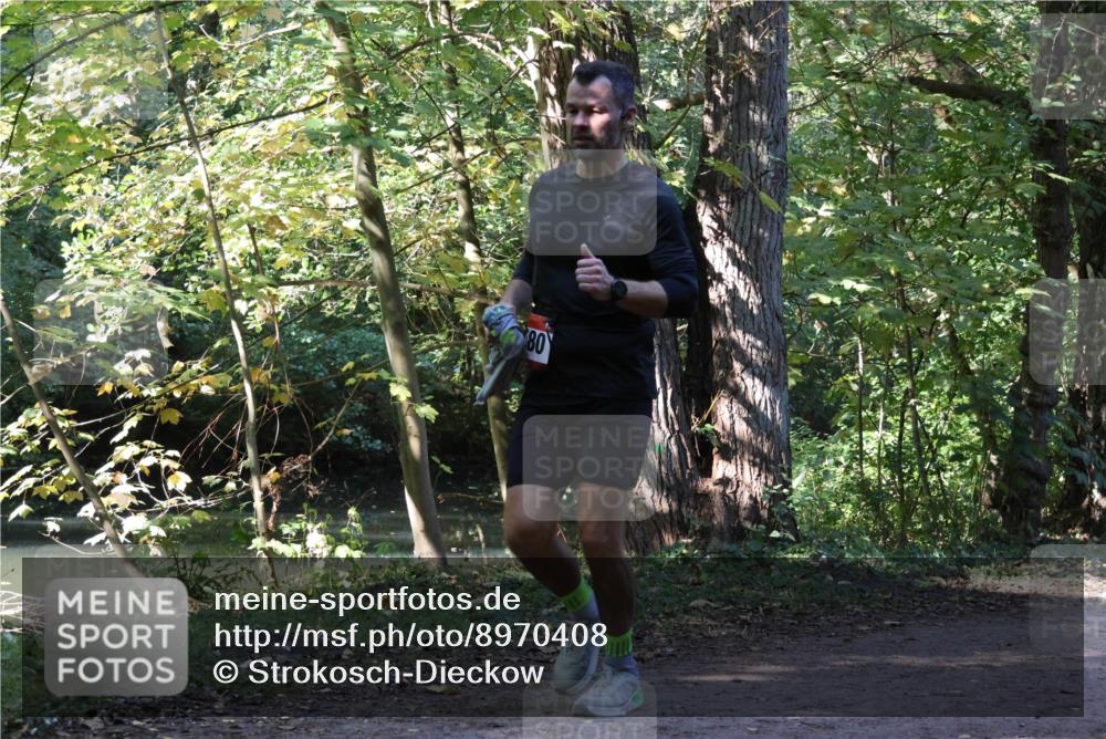 28.09.2025 - 33. Volkslauf durch das schöne Alstertal Strokosch-Dieckow http://msf.ph/oto/8970408 28.09.2025 11:50:29 Laufen 80 meine-sportfotos.de