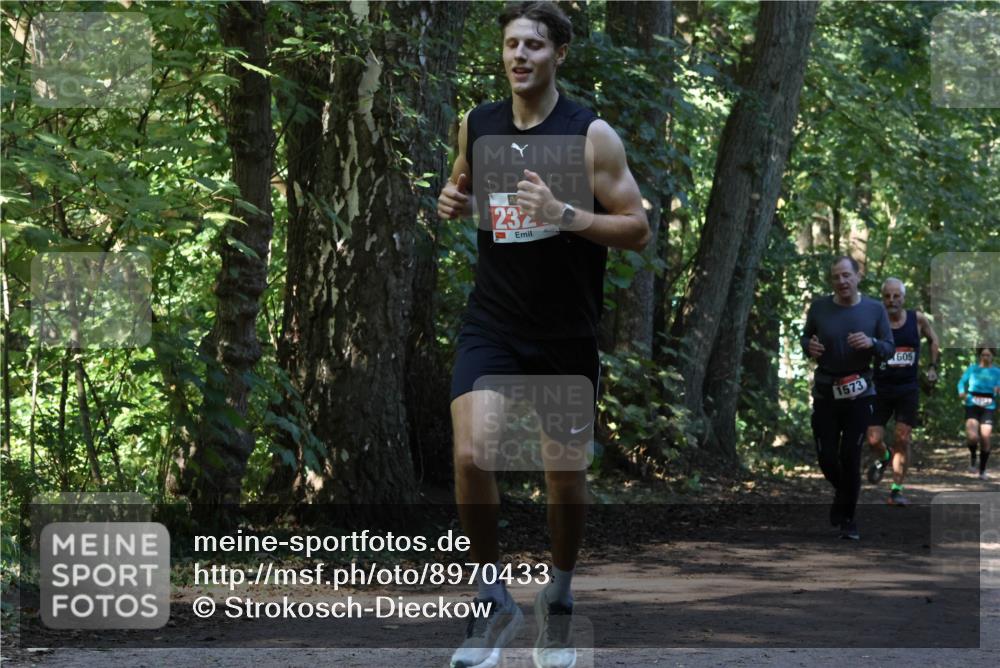 28.09.2025 - 33. Volkslauf durch das schöne Alstertal Strokosch-Dieckow http://msf.ph/oto/8970433 28.09.2025 11:51:08 Laufen 232, 1573, 605 meine-sportfotos.de