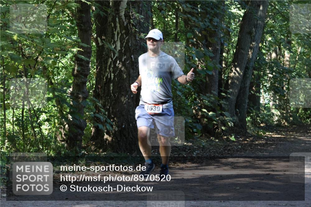 28.09.2025 - 33. Volkslauf durch das schöne Alstertal Strokosch-Dieckow http://msf.ph/oto/8970520 28.09.2025 11:53:50 Laufen 19, 1639 meine-sportfotos.de