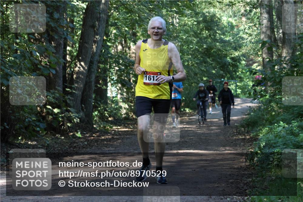 28.09.2025 - 33. Volkslauf durch das schöne Alstertal Strokosch-Dieckow http://msf.ph/oto/8970529 28.09.2025 11:53:56 Laufen 1612 meine-sportfotos.de