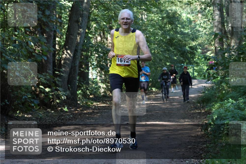 28.09.2025 - 33. Volkslauf durch das schöne Alstertal Strokosch-Dieckow http://msf.ph/oto/8970530 28.09.2025 11:53:56 Laufen 16, 1023 meine-sportfotos.de