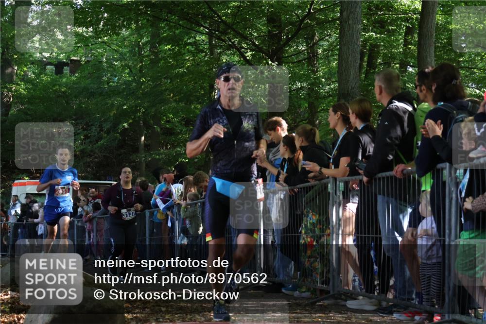 28.09.2025 - 33. Volkslauf durch das schöne Alstertal Strokosch-Dieckow http://msf.ph/oto/8970562 28.09.2025 11:51:53 Ziel 1602, 2651, 3137 meine-sportfotos.de