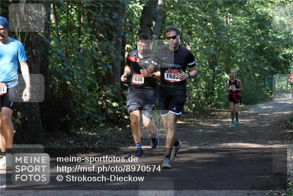 28.09.2025 - 33. Volkslauf durch das schöne Alstertal Strokosch-Dieckow http://msf.ph/oto/8970574 28.09.2025 11:54:50 Laufen 21, 1635, 1682, 1019 meine-sportfotos.de