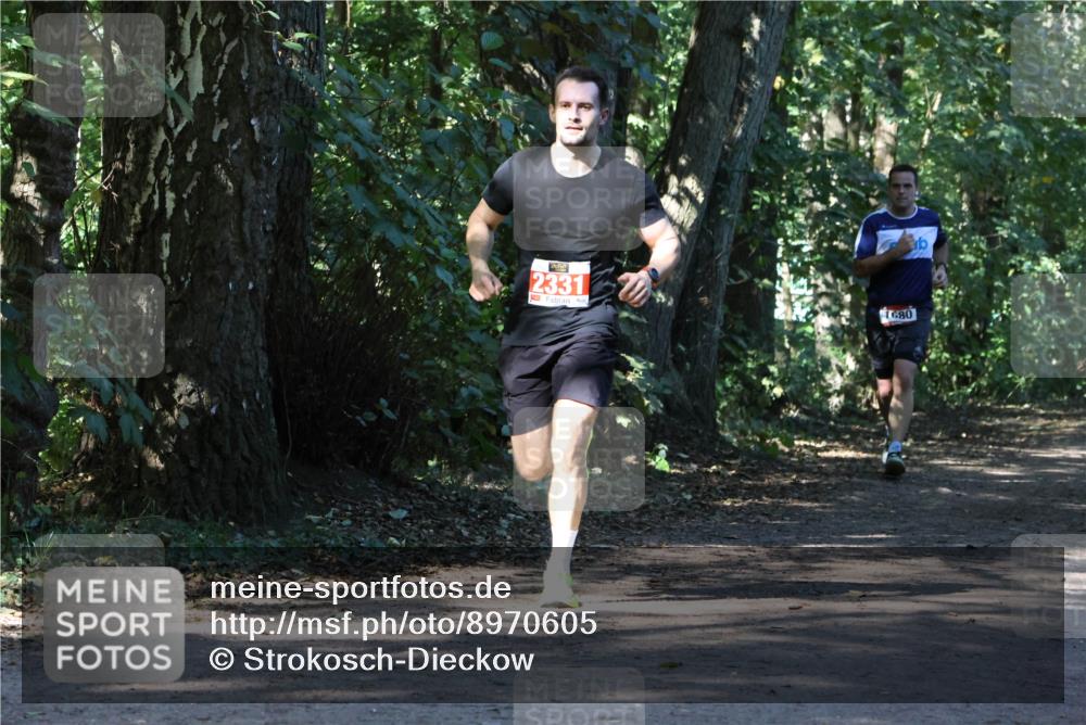 28.09.2025 - 33. Volkslauf durch das schöne Alstertal Strokosch-Dieckow http://msf.ph/oto/8970605 28.09.2025 11:55:38 Laufen 2331, 1680 meine-sportfotos.de