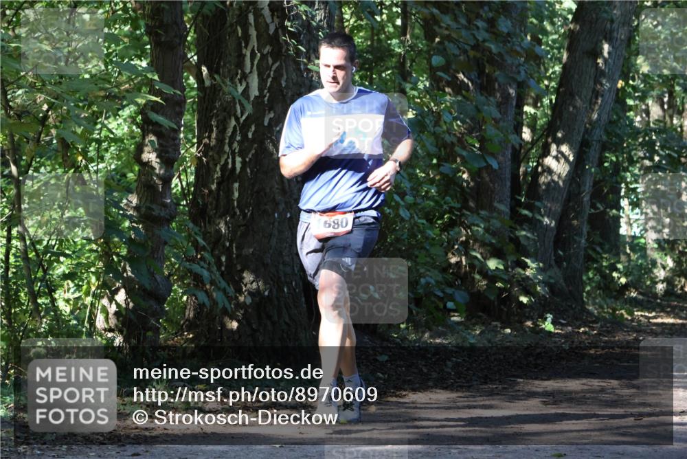28.09.2025 - 33. Volkslauf durch das schöne Alstertal Strokosch-Dieckow http://msf.ph/oto/8970609 28.09.2025 11:55:42 Laufen 680 meine-sportfotos.de