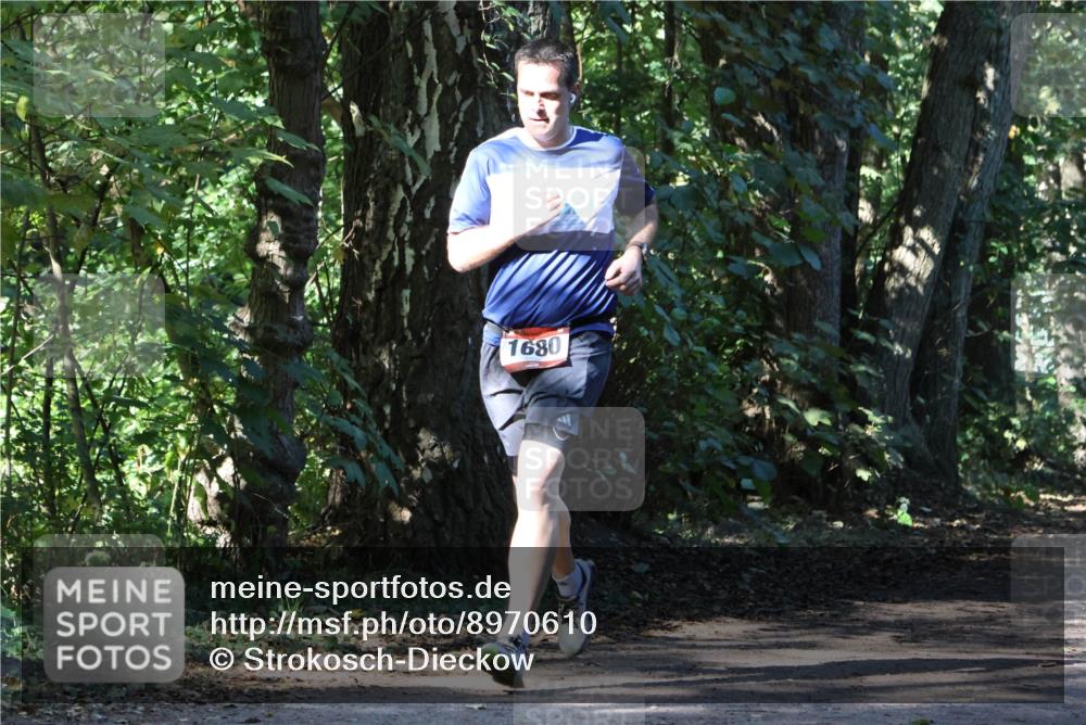 28.09.2025 - 33. Volkslauf durch das schöne Alstertal Strokosch-Dieckow http://msf.ph/oto/8970610 28.09.2025 11:55:42 Laufen 1680 meine-sportfotos.de